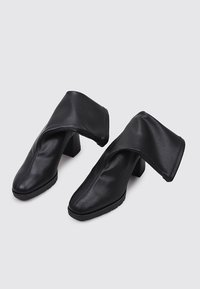 Sandra Fontán VALEN - Botines con plataforma - black