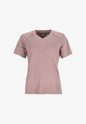 Lichtroze T-shirt met korte mouwen en V-hals, gemaakt van ademend materiaal, met subtiele textuur en contrasterende stiksels langs de schouders.