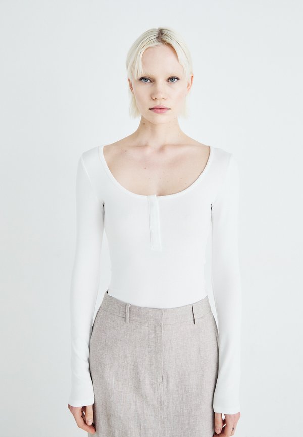 BUTTON - Long sleeved top