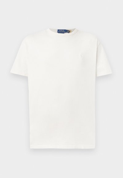 Egyszínű, fehér, rövidujjú, kerek nyakú póló finom hímzett logóval a bal mellrészen és márkázott nyaklabellel.