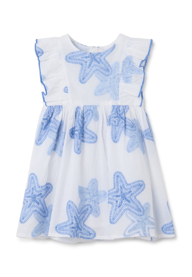 Weißes Kleid mit blauer Seestern-Stickerei, Rüschenärmel und einem gerafften, ausgestellten Rock. Leichter Stoff mit subtiler Textur.