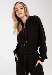 CUL8R WIRGINIA - Bluza z kapturem