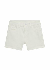Shorts en denim blanc à coupe droite, avec cinq poches et fermeture à bouton. Présente une texture lisse et des coutures le long des bords.