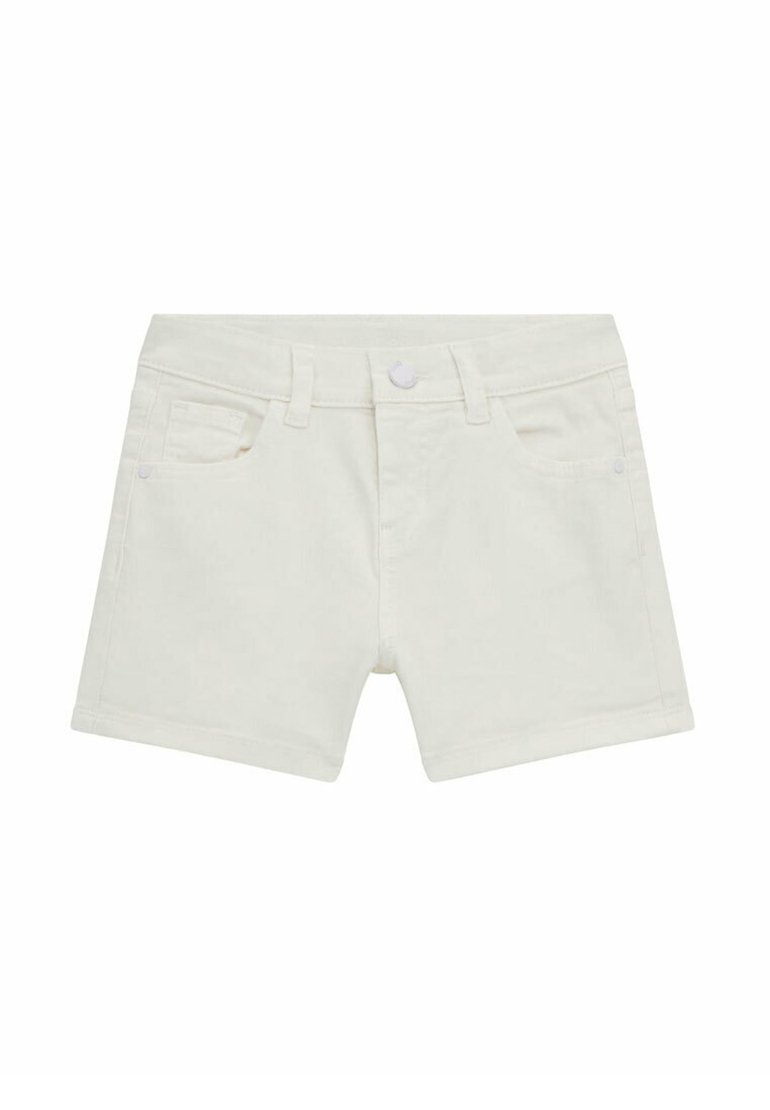 Shorts en denim blanc à coupe droite, avec cinq poches et fermeture à bouton. Présente une texture lisse et des coutures le long des bords.