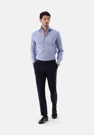 Hemd - blau rot rose