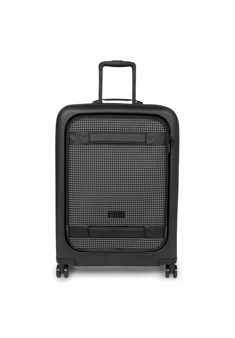 Schwarzer Hartschalenkoffer mit kariertem Stoff-Vortasche, Teleskopgriff ausgezogen und vier Drehrollen auf weißem Hintergrund.