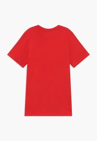 Rood T-shirt met korte mouwen van katoen, met een ronde hals en een gladde textuur, met een effen achterkant zonder prints of logo's.
