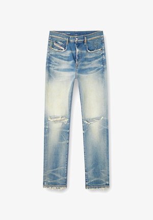 Svijetloplave traperice s blagim izblijedjenjem, poderanim koljenima, ravnog kroja, pet džepova i strgnutim rubovima.