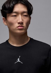 Thumbnail Image 4