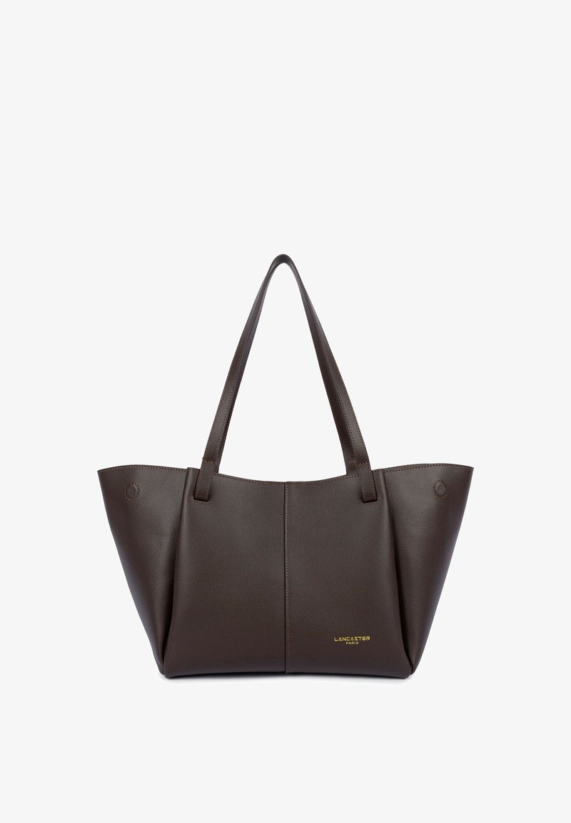 Sac cabas en cuir marron foncé avec longues poignées, côtés structurés et petit logo doré "Lancaster Paris" en bas à droite sur le devant.