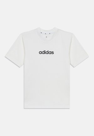 Biela bavlnená tričko s čiernym logom "adidas" umiestneným na prednej strane. Krátke rukávy a okrúhly výstrih. Jednoduchý, klasický dizajn.