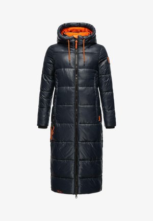 Garšs puffer mētelis tumši zilā krāsā ar oranžiem akcentiem. Iekļauj kapuci, priekšējo rāvējslēdzēju un kvilts tekstūru ar sānu kabatām.