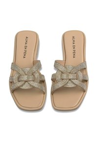 Beige schuifsandalen met een brede band met een crisscross ontwerp versierd met heldere rhinestones en een gevoerde binnenzool.
