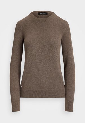 Brun crewsweater laget av myk stoff med lange ermer. Har en liten logo-detalj ved kanten og ribbede mansjetter og midje.