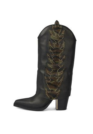 Botas camperas - caqui