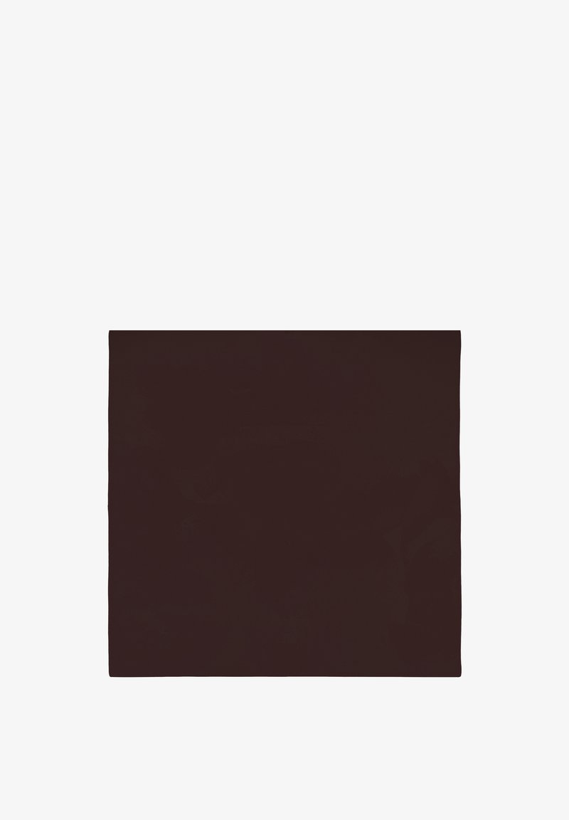 Portafoglio rettangolare in pelle marrone con una texture liscia e un design minimalista, privo di motivi visibili o dettagli hardware.