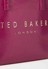 Ted Baker CRINION SMALL ICON BAG - Handväska - deep pink