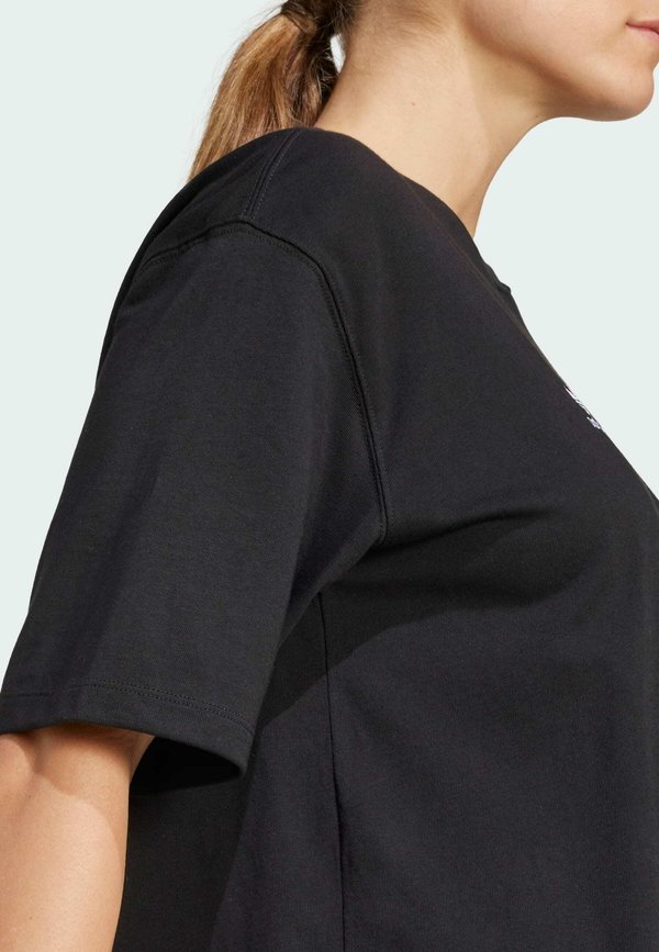 ALL BLACKS ESSENTIALS BOYFRIEND - Print T-shirt2