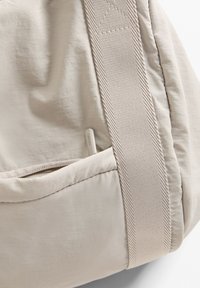 Thumbnail Image 3