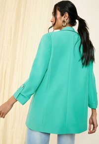 Friends Like These REGULAR FIT - EDGE TO EDGE TAILORED SLEEVE DETAIL  - Krátký kabát - bright green