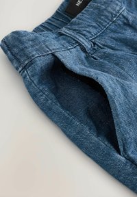 TAILORED PINTUCK - Jeansshort - denim dark blue