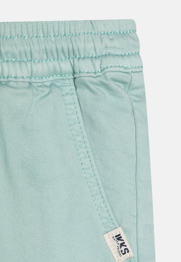 BERMUDA - Shorts - vert d'eau2