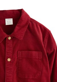 Rød babyfløjlsskjorte med knapper til børn, med beige knapper og brystlomme foran, størrelse EUR 110, til børn i alderen 4-5 år.