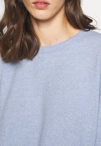 American Vintage Stickad tröja - blue