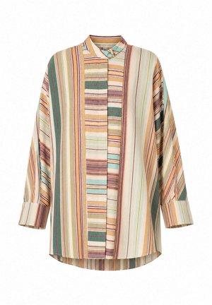 Chemise à manches longues boutonnée avec des rayures verticales multicolores en vert, beige, marron et bleu clair sur fond blanc.