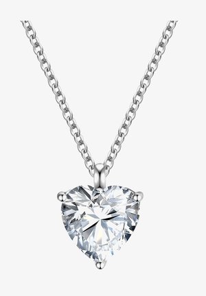 Hõbedane kee, millel on südamekujuline, selge kalliskivi ripats, millel on neli külge ja faceteerimise disain, näidates selgust ja sära.