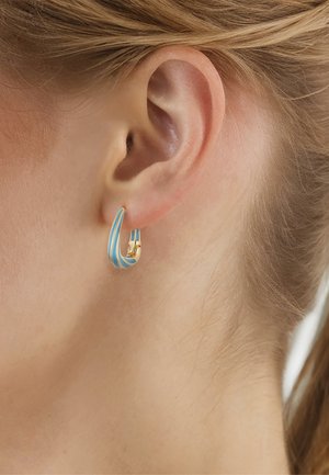 Yokoamii, Pendientes - gold-coloured