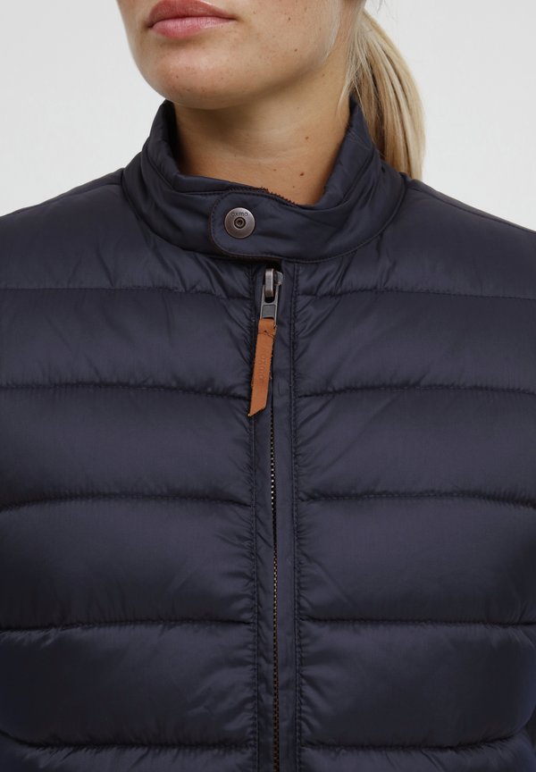 OXCamilla - Waistcoat - india ink2