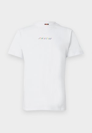 Λευκό κοντομάνικο T-shirt με μικρό πολύχρωμο λογότυπο κειμένου "Santa Cruz" στο κέντρο του στήθους.
