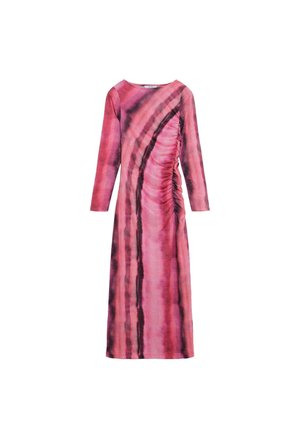 Vestido de manga larga con estampado tie-dye en rosa y negro, escote barco y detalle fruncido recogido en el lado derecho.
