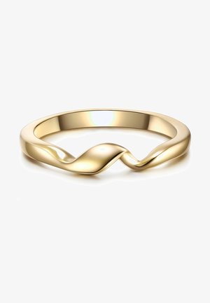 Bague en or avec un design torsadé lisse à l'avant, polie pour une finition brillante sur fond blanc.