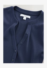 Vybrané, navy blue