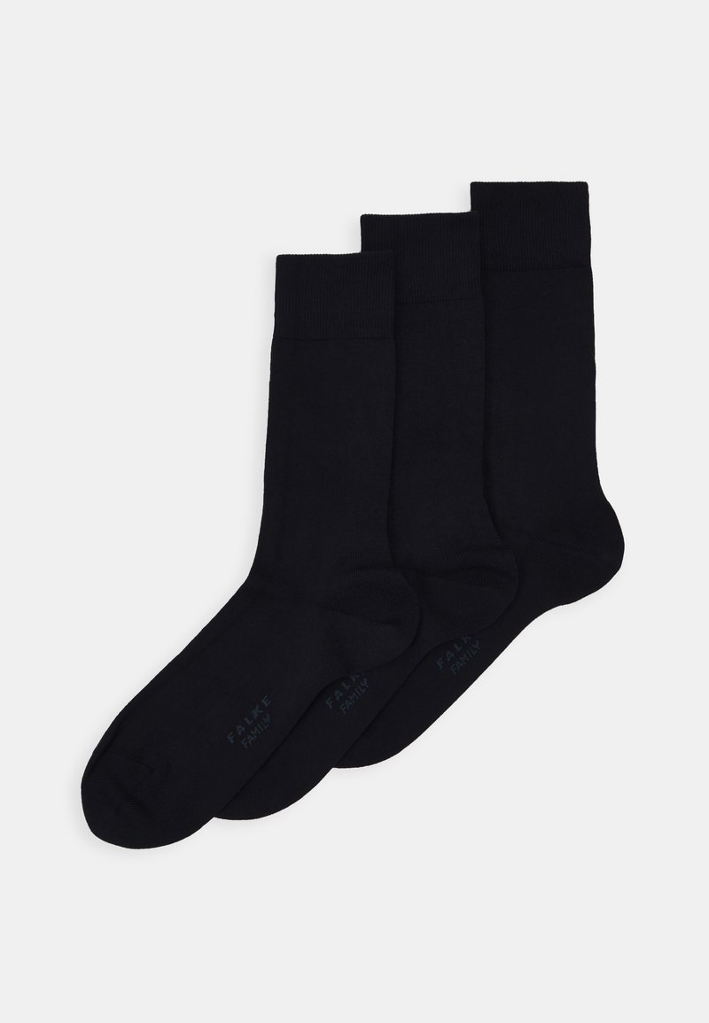 Drei Paar schwarze Baumwollsocken mit einem gerippten Bündchen und glatter Textur. Jede Socke hat ein Branding an der Seite in Dunkelblau.