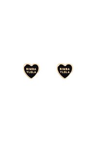 Orecchini a perno a forma di cuore in oro con un centro in smalto nero, decorati con la scritta incisa "BIMBA Y LOLA" in bianco a contrasto.