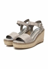 Sandalias cuña grises con diseños recortados, suela de yute trenzado y correas ajustables en el tobillo. Tejido texturizado y plantilla acolchada.