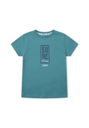 Camiseta azul de manga corta para niños con el texto "SURF" dentro de un rectángulo y "C.N.D.H" debajo, con un gráfico de línea ondulada.