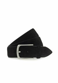 Cinturón de ante negro con hebilla rectangular plateada y extremo puntiagudo, con costura contrastante a lo largo del borde para un detalle adicional.