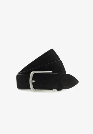 Zwarte suede riem met een zilveren rechthoekige gesp en een puntige uiteinde, met contrasterende stiksels langs de rand voor extra detail.