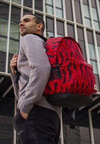 Karactermania HEROES MARVEL DC ECO - Rucksack - Marvel red