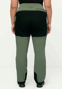 Ulla Popken HYPRAR MULTIFUNCTIONAL DURABLE INSET TREKKING - Broek - olive