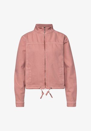 Veste rose à fermeture éclair avec col montant, poches avant, manches longues et cordons ajustables à l'ourlet sur fond blanc.