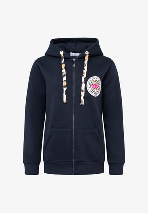 Marineblaue Zip-Hoodie aus weichem Stoff, mit Leopardenmuster-Kordeln, Fronttaschen und einem runden Aufnäher mit buntem Design.