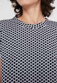 SUMMERY Copenhagen Blus - black