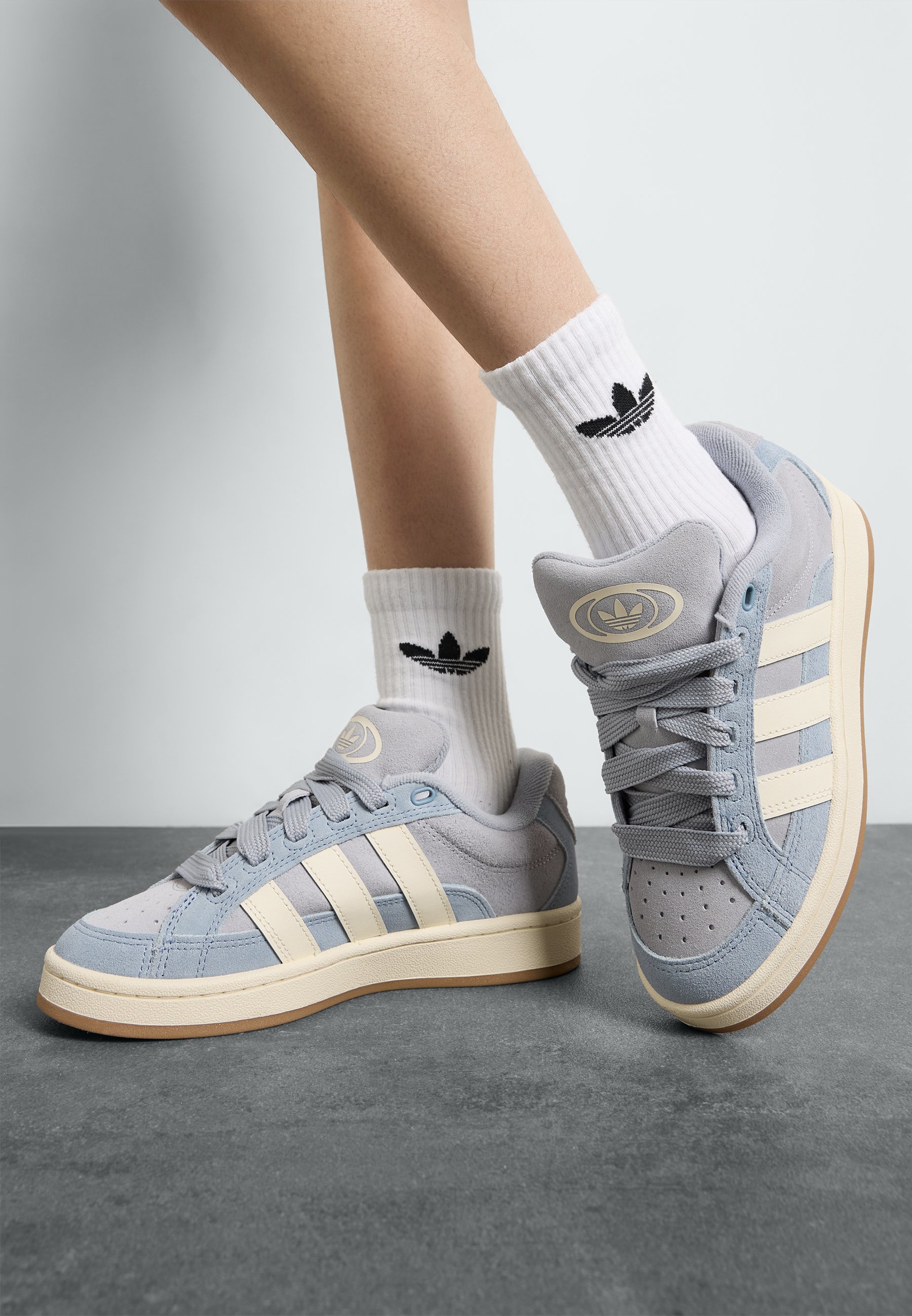 adidas gazelle silver green womens adidas Campus 00s Putty Gray main image 1