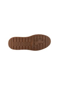 Rubberen schoenzool in bruin met een textuurpatroon van horizontale en verticale groeven, voorzien van een reliëflogo en ontwerpdetails.