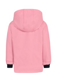Giacca impermeabile rosa con cappuccio, dotata di polsini elasticizzati e finitura liscia e opaca. La vista posteriore mostra cuciture pulite e nessun accento aggiuntivo.